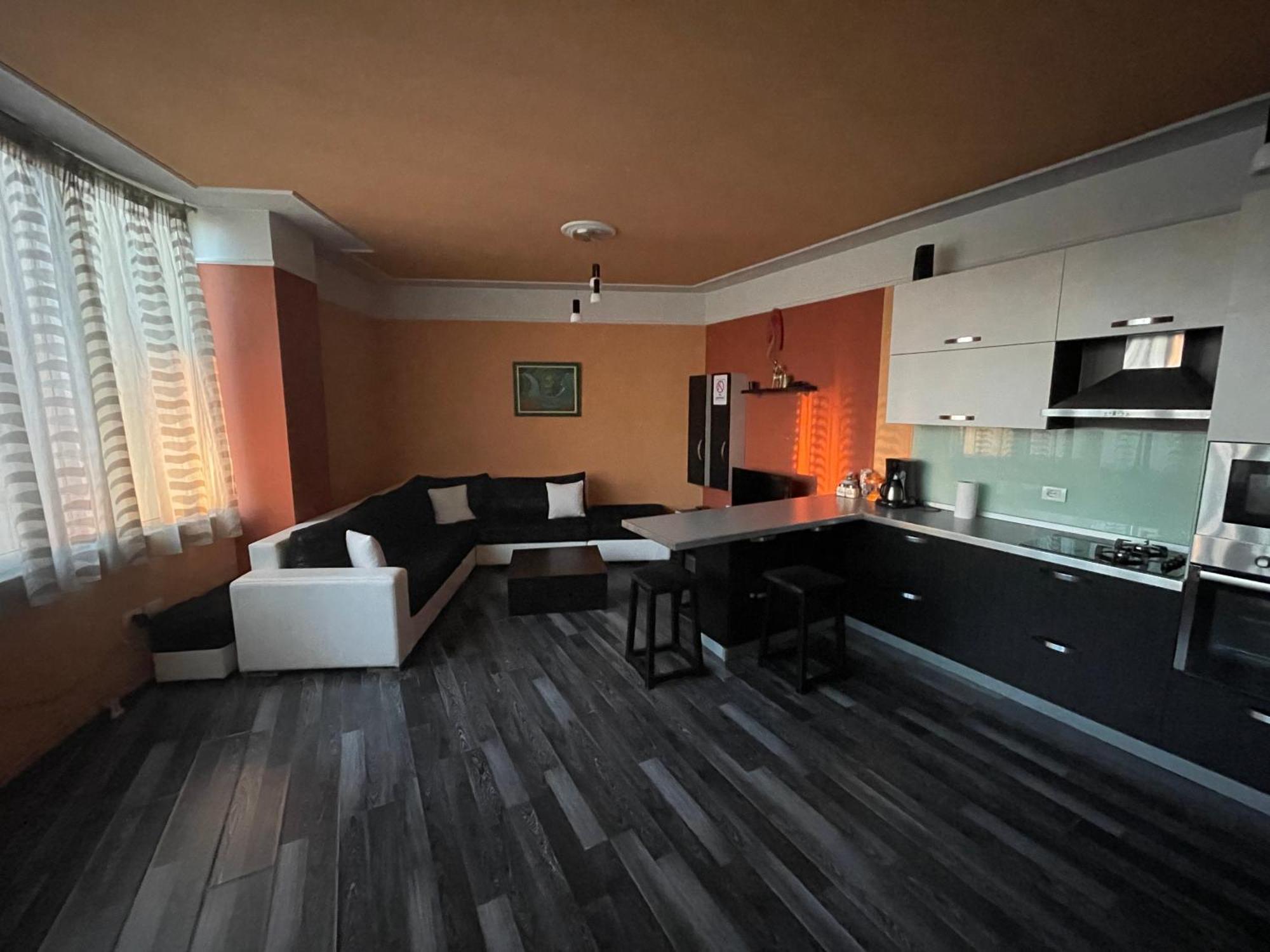 Moonshine Apartament Tirana Esterno foto